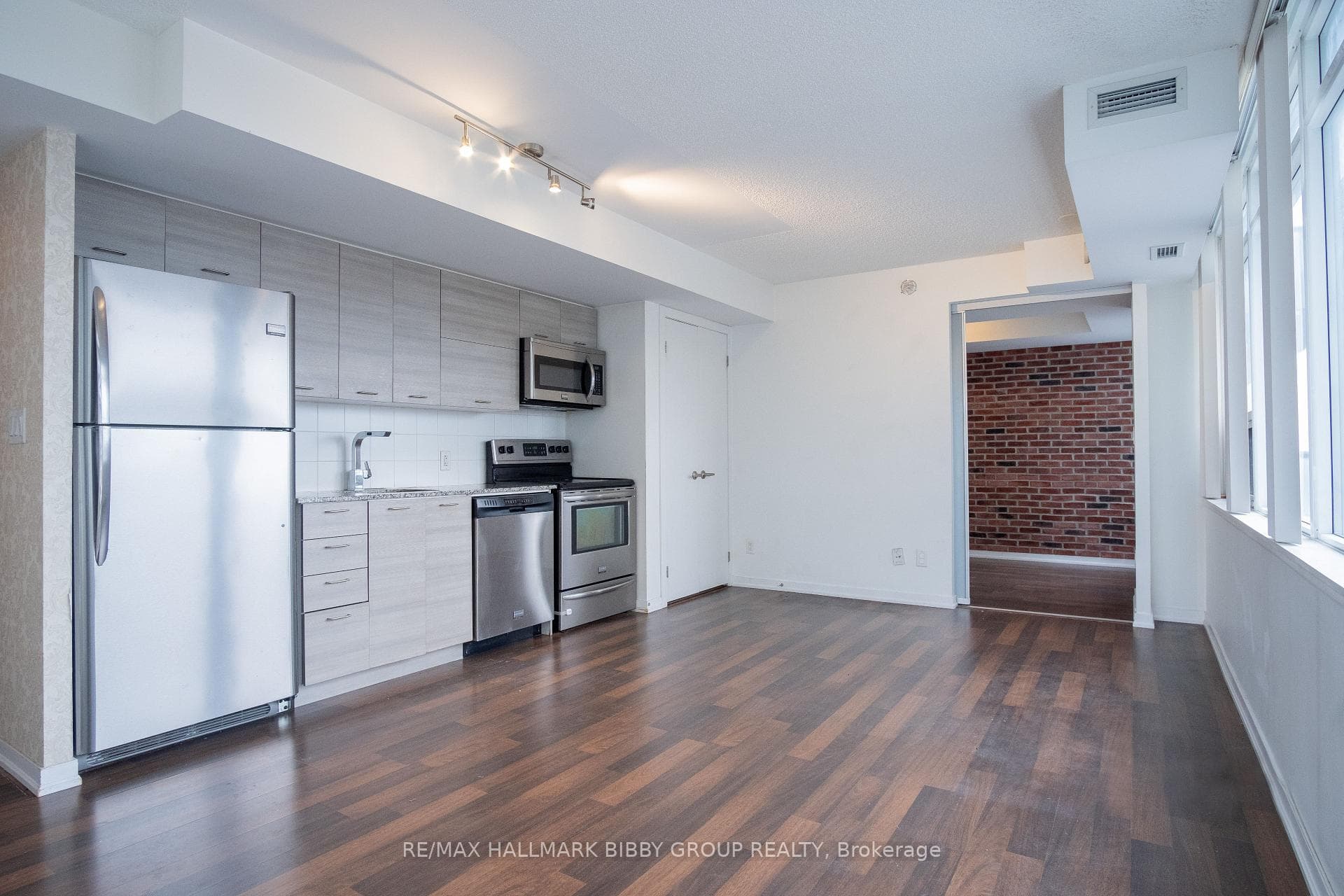 20 Joe Shuster Way Unit 1101 photo 10