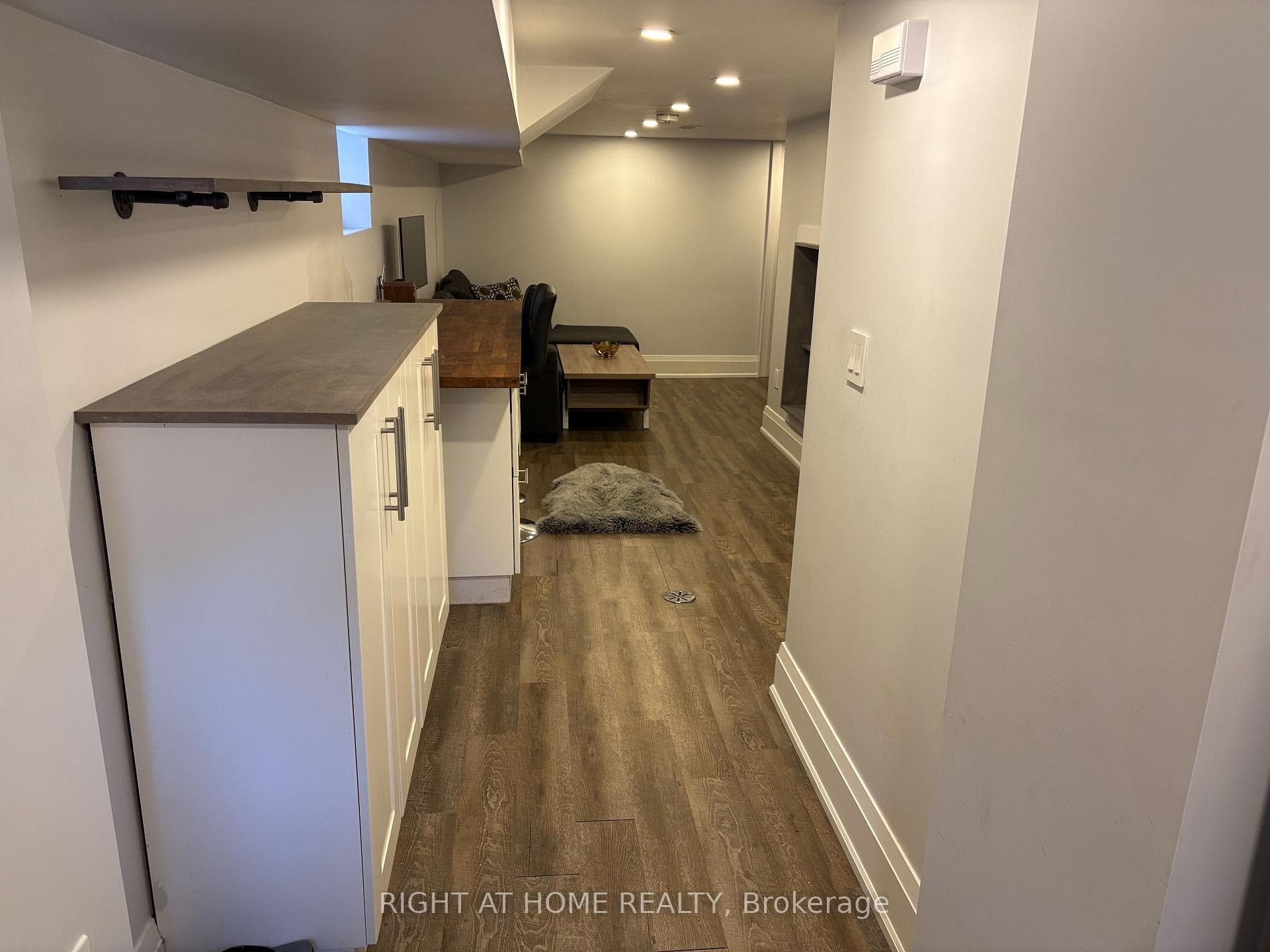 39 Amherst Avenue Unit Lower photo 5