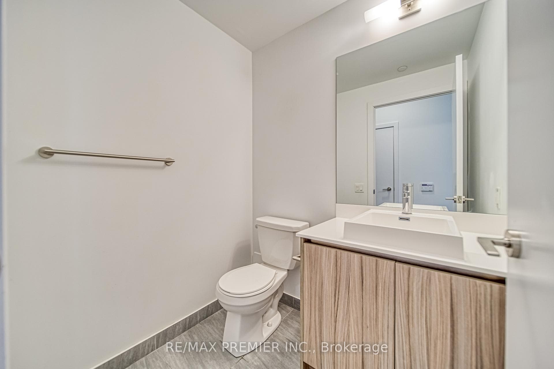 251 Manitoba Street Unit 105 photo 17