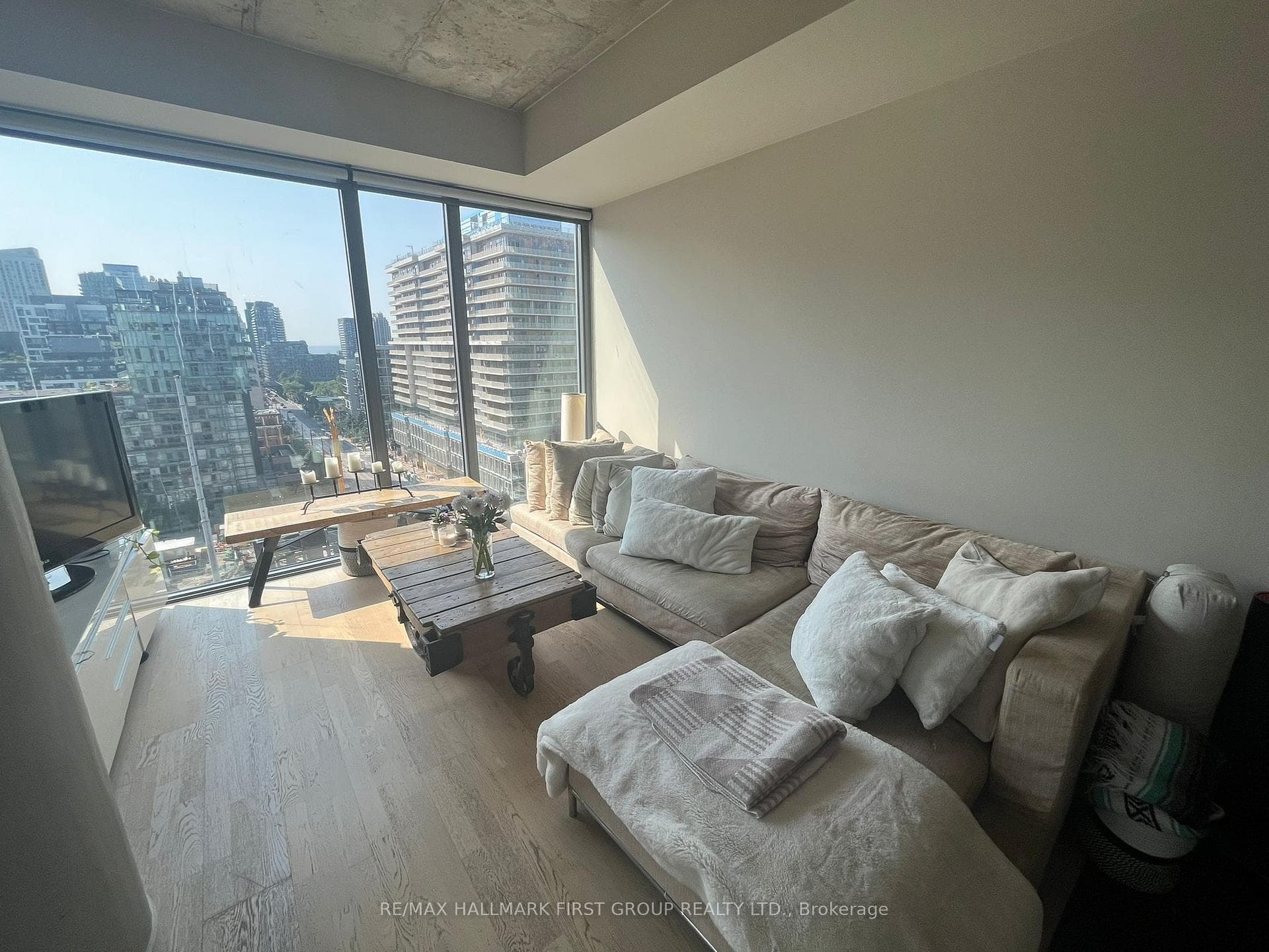 95 Bathurst Street Unit 1204 photo 3