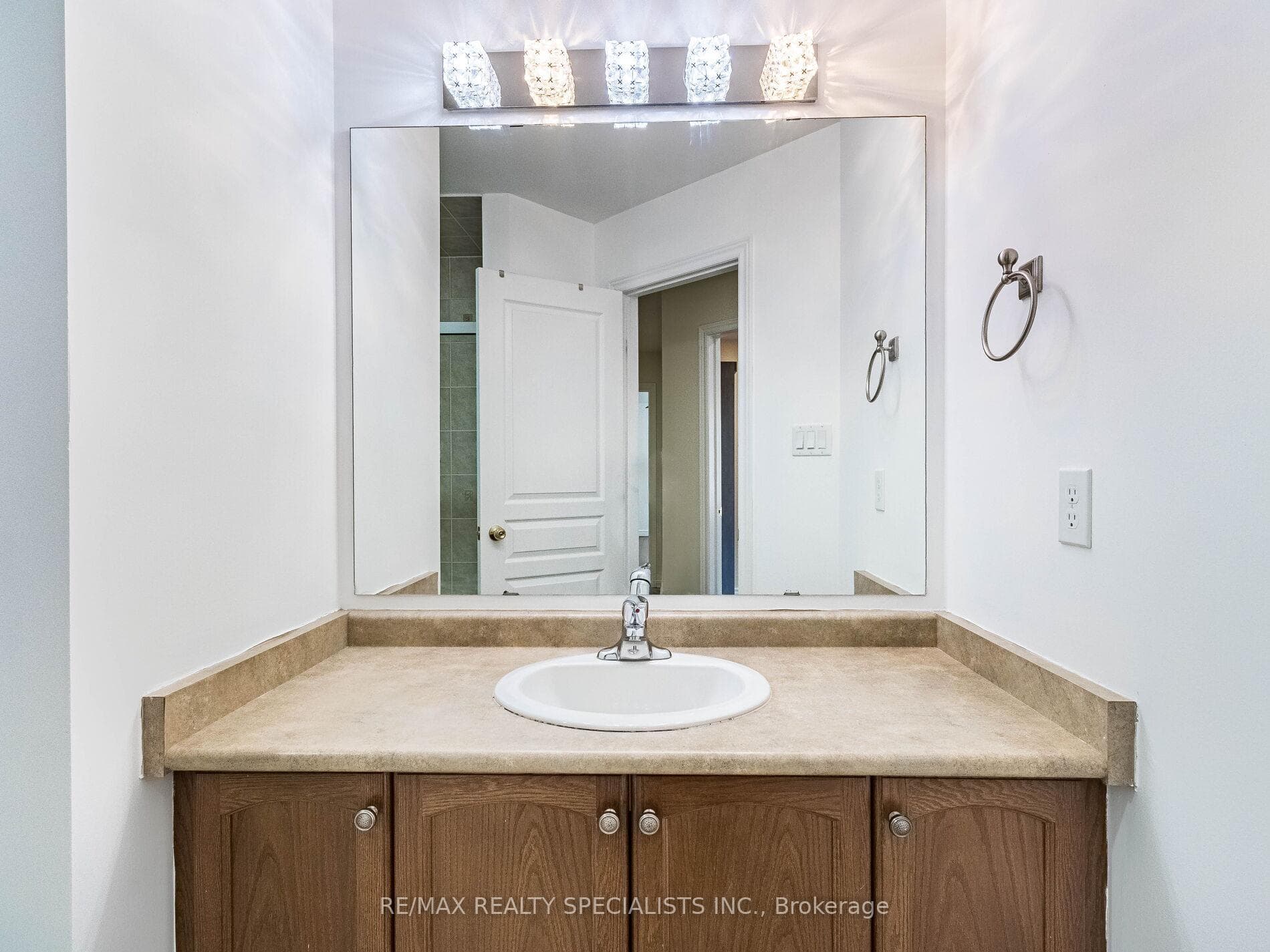 182 Hansard Drive photo 25