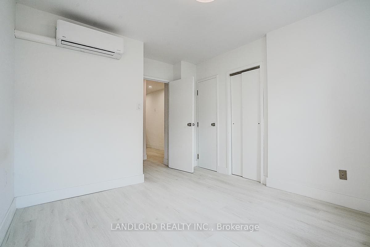 240 Durie Street Unit 206 photo 27