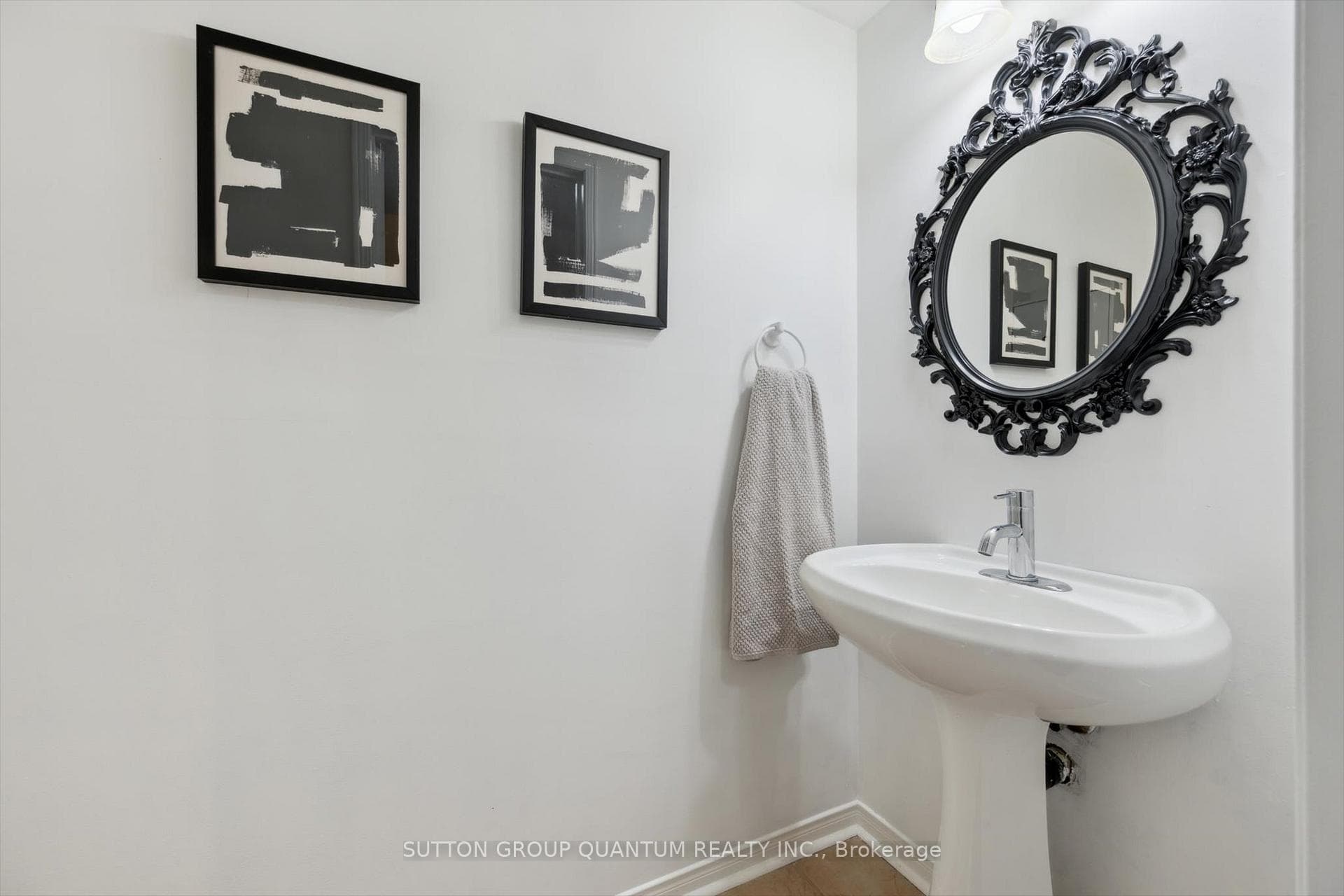 2078 Glenhampton Road photo 11