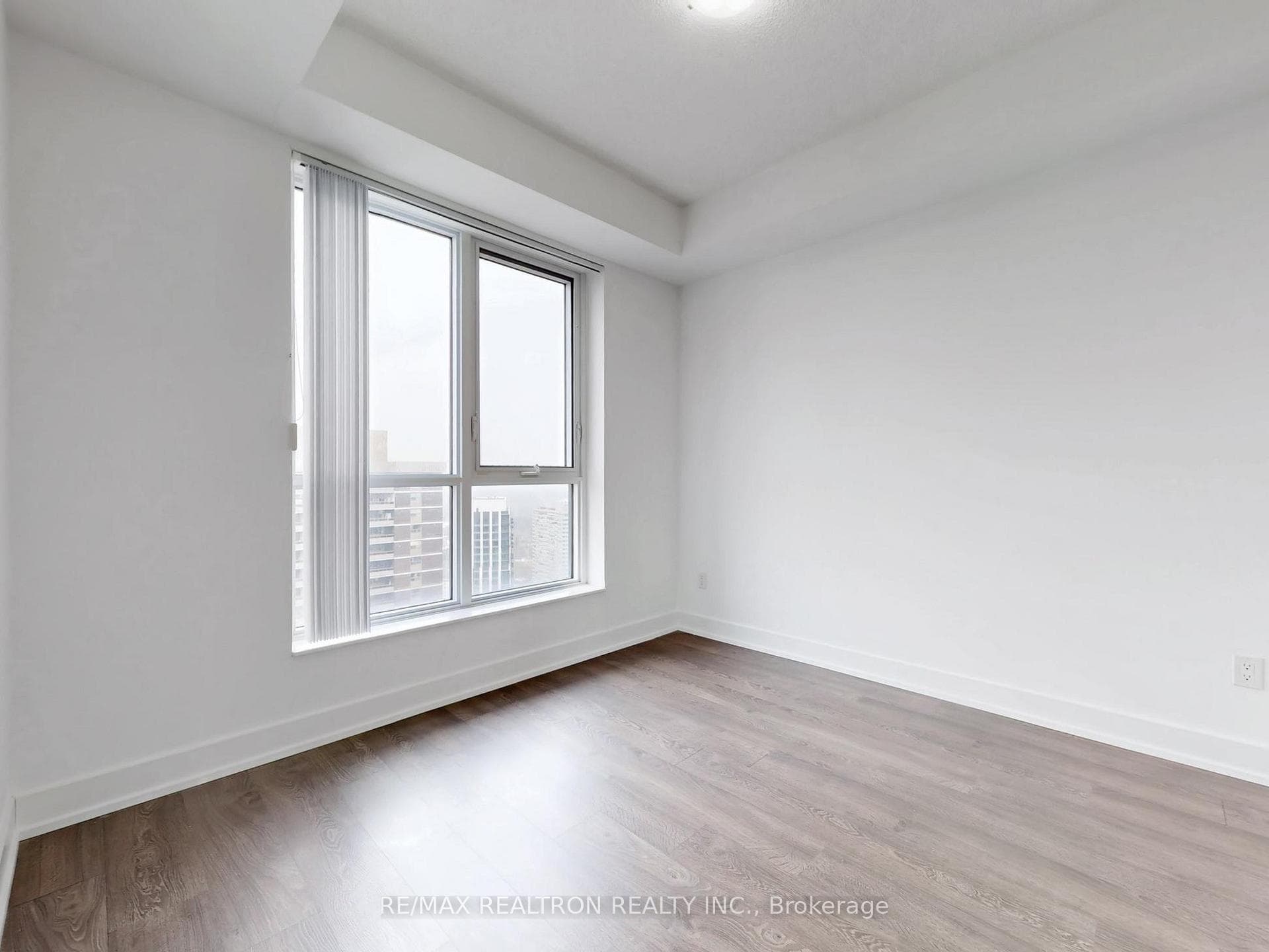 7 Mabelle Avenue Unit 3402 photo 20