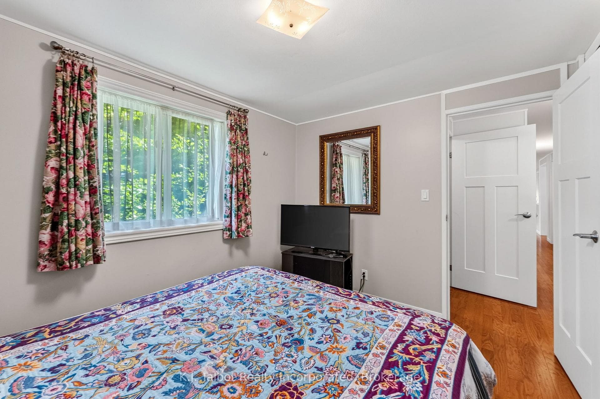 232 Picton Street photo 31