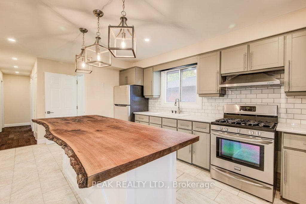 92 Brant Avenue photo 4