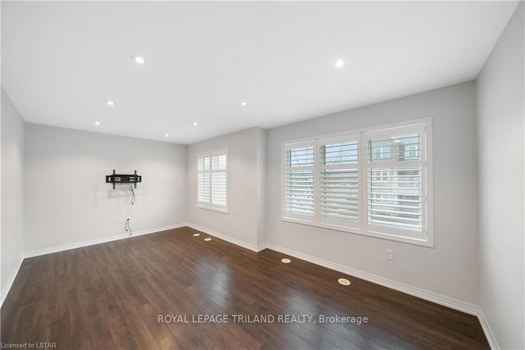 244 ELLEN DAVIDSON Drive photo 24