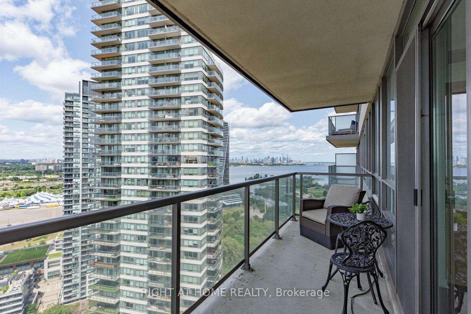 2240 Lake Shore Boulevard Unit 3104 photo 25