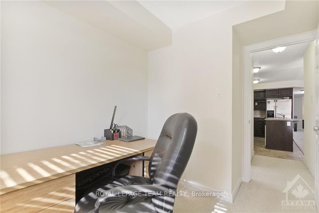 297 CRESTHAVEN Drive Unit 1 photo 13