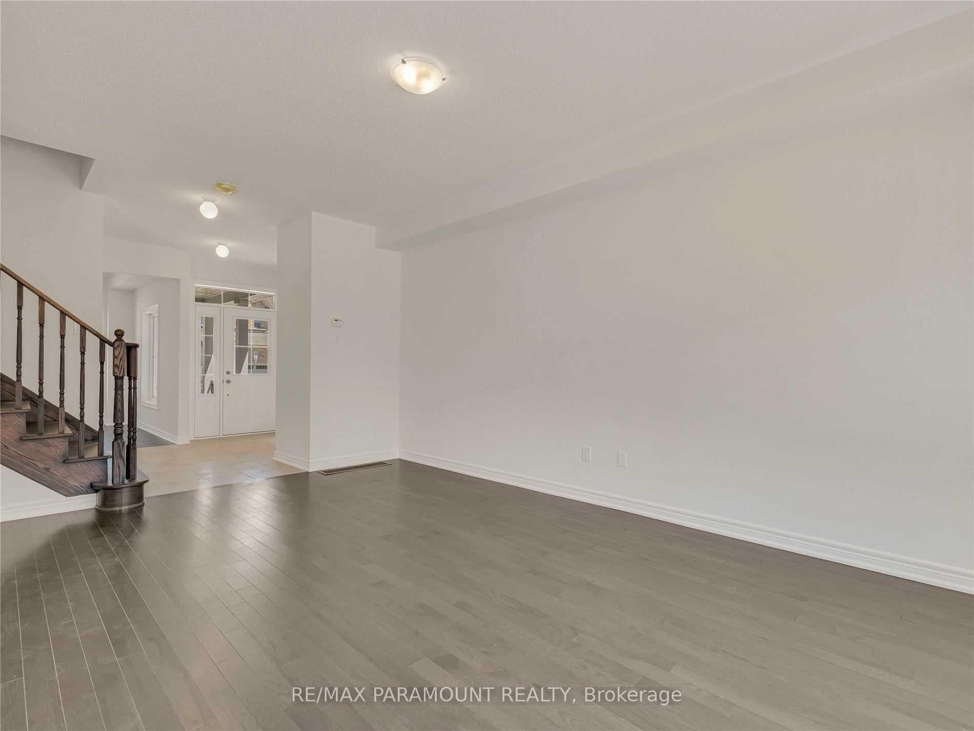 18 Tait Crescent photo 18