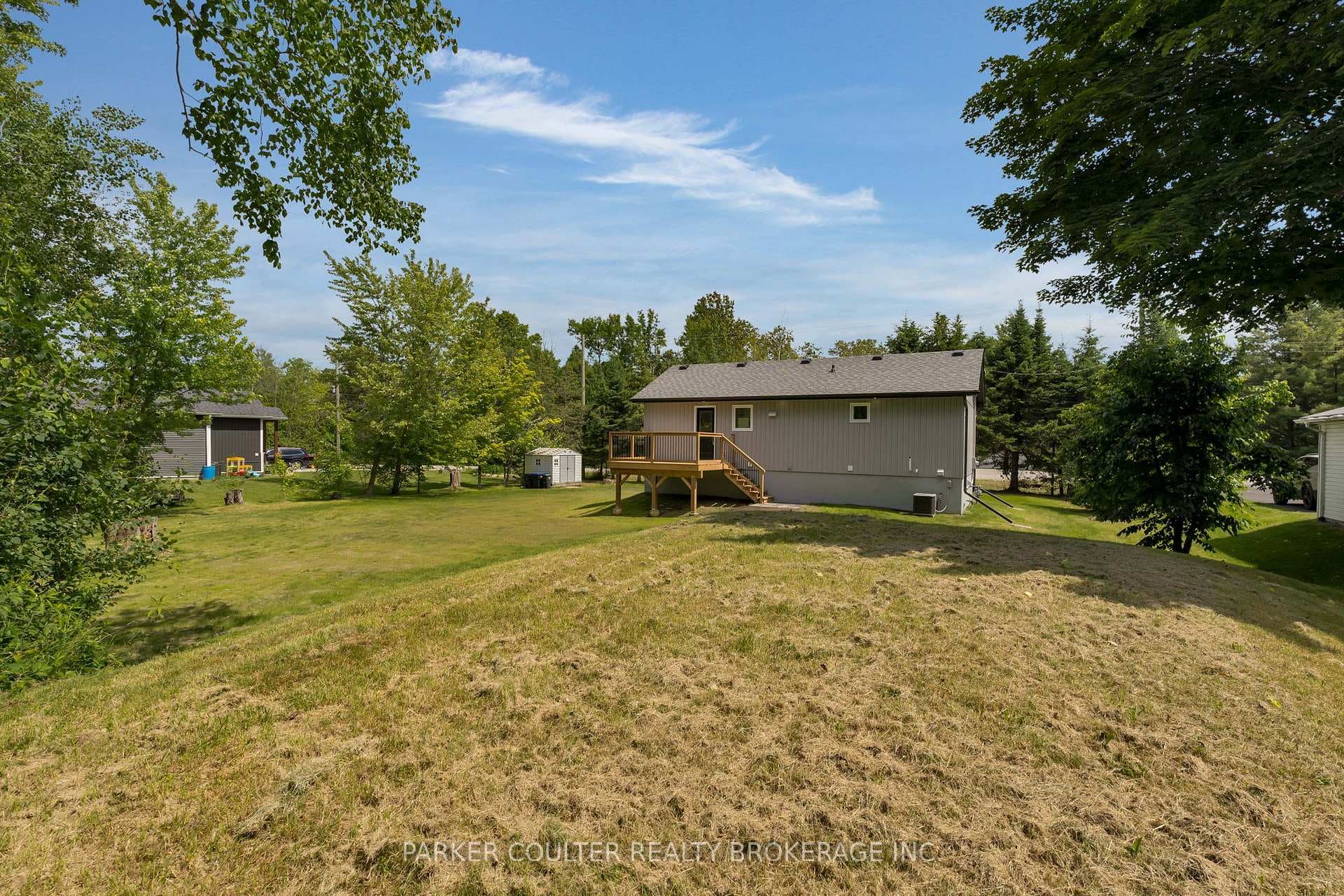 8 Caswell Road photo 33