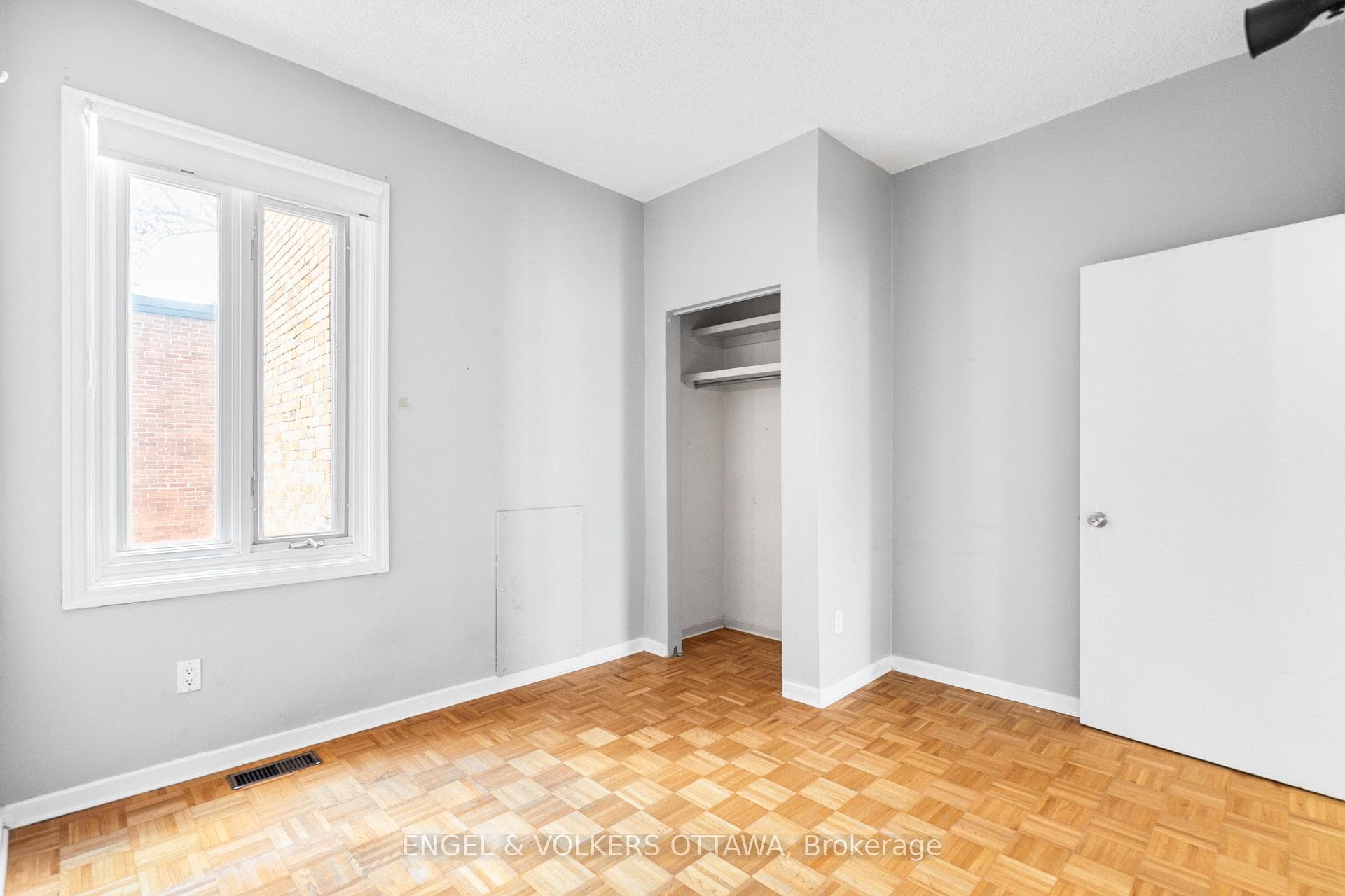 293 Somerset Street photo 32
