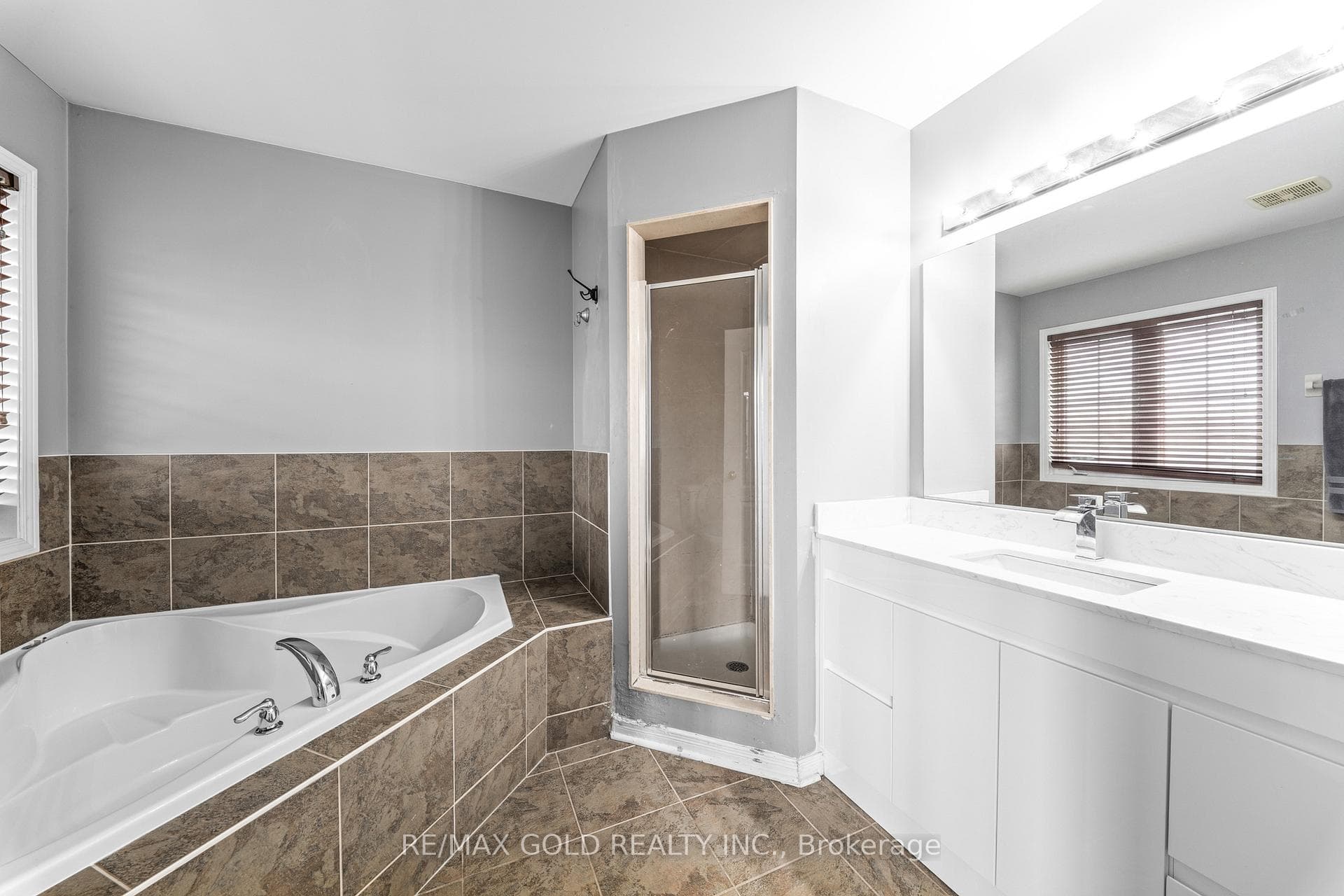 32 Bay Breeze Drive photo 28