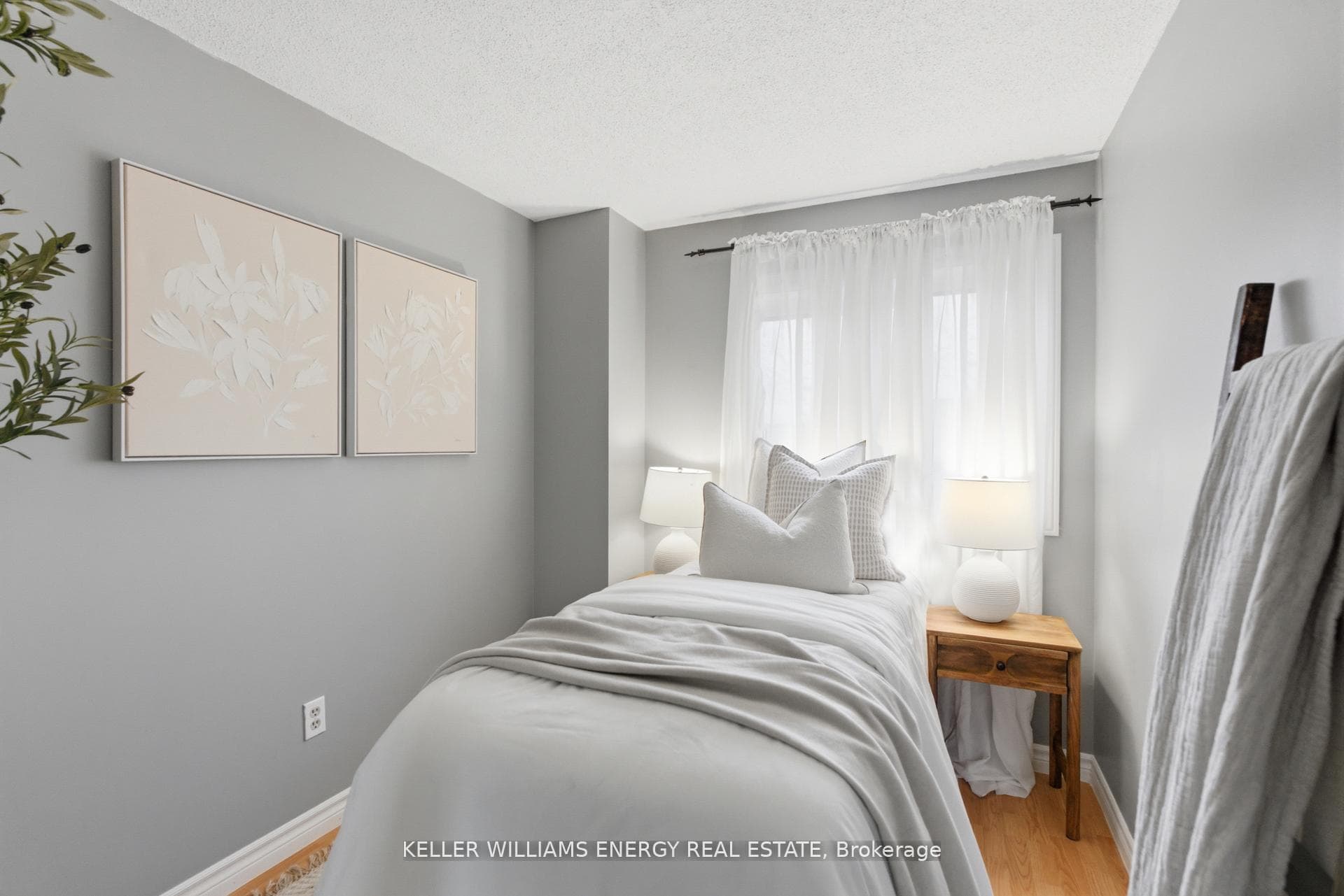 332 Elgin Street photo 24