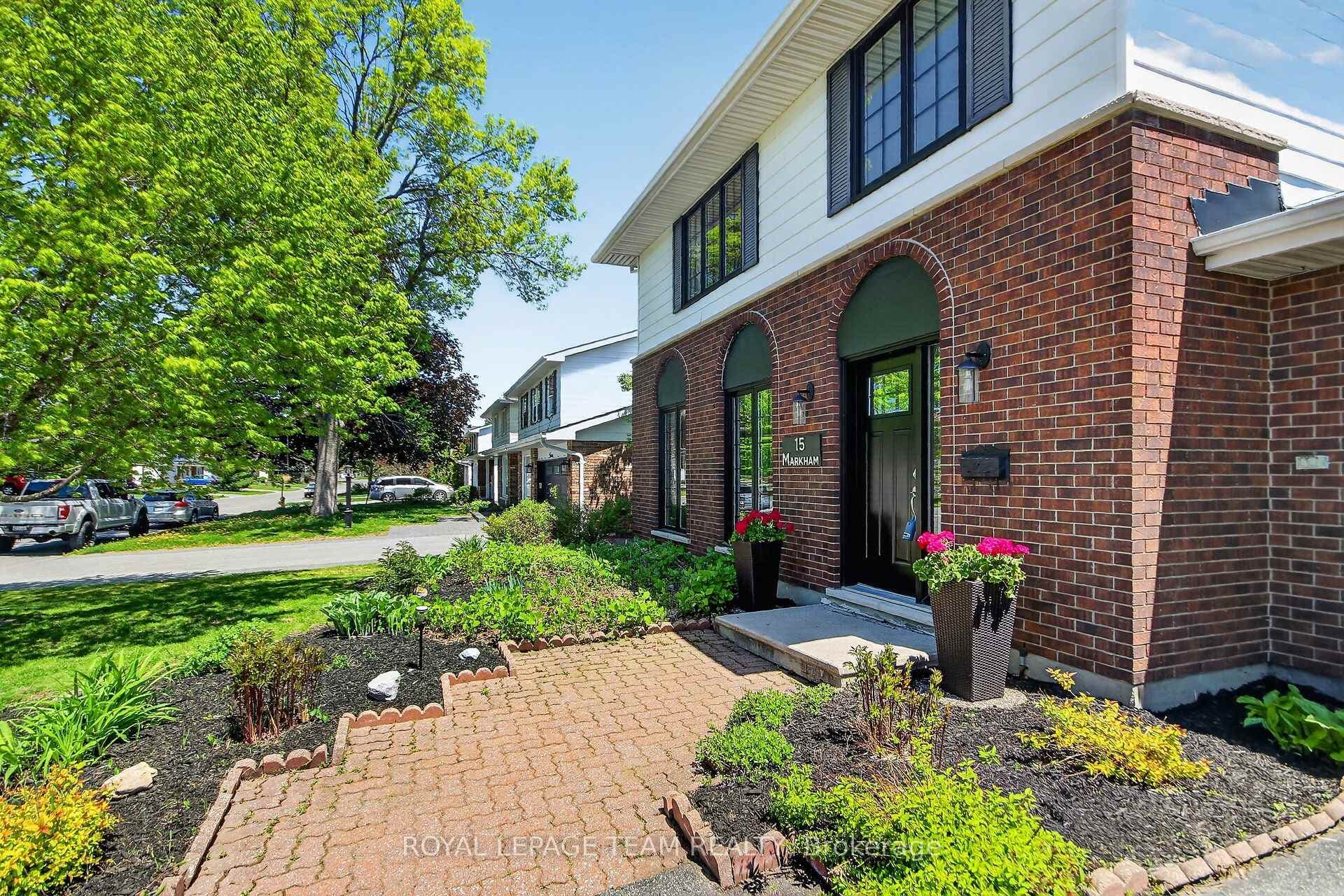 15 Markham Avenue photo 4