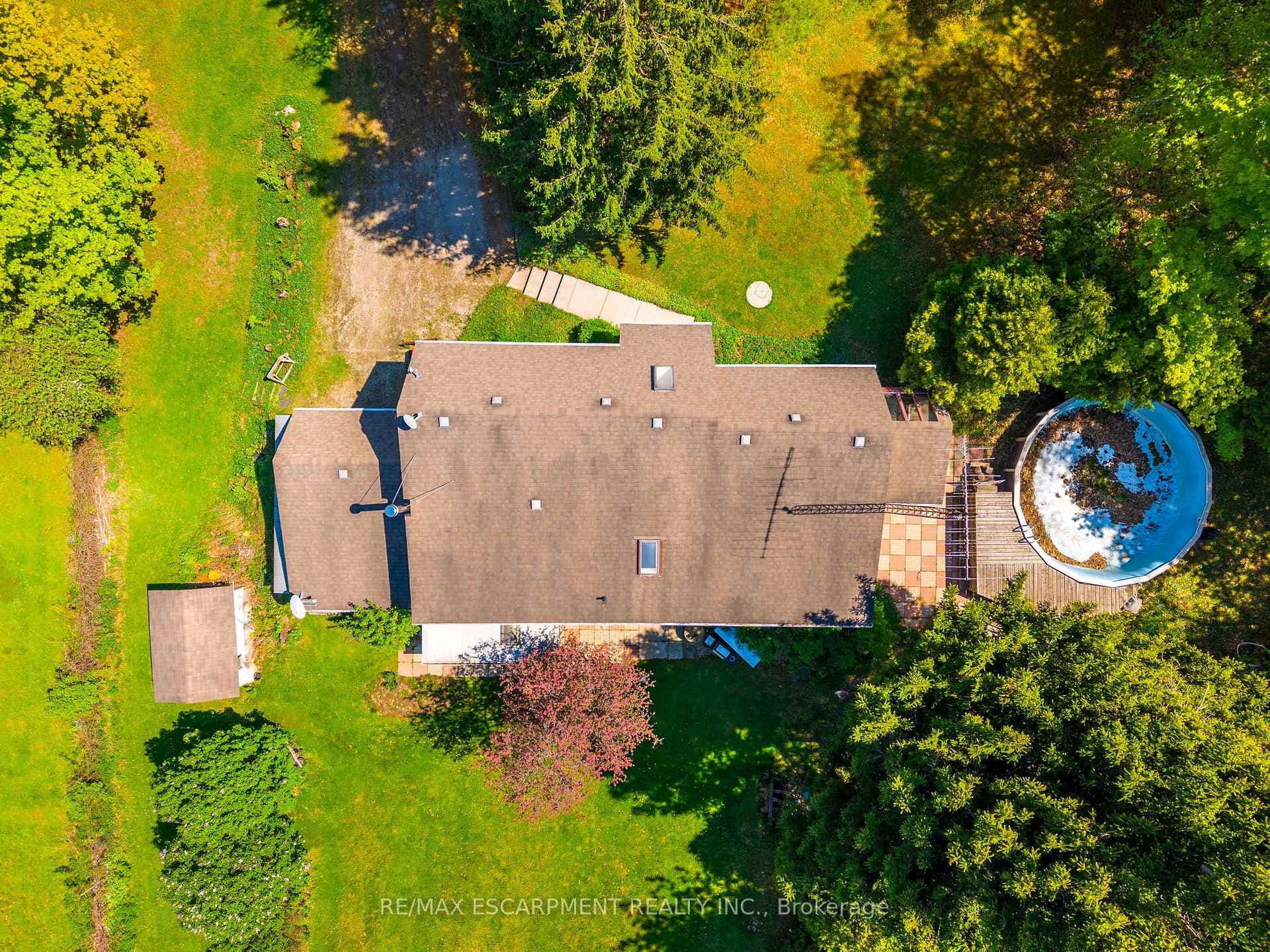 1215 Derry Road photo 42