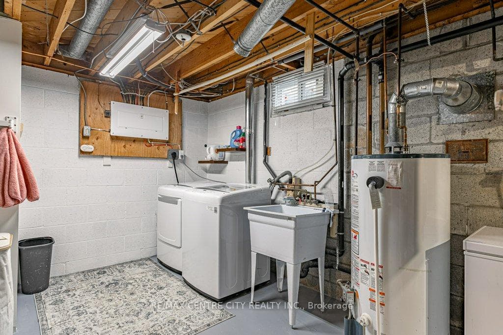 21 Strathcona Drive photo 26