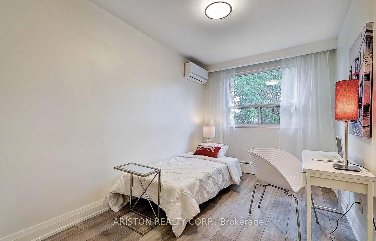 9 Winfield Avenue photo 9