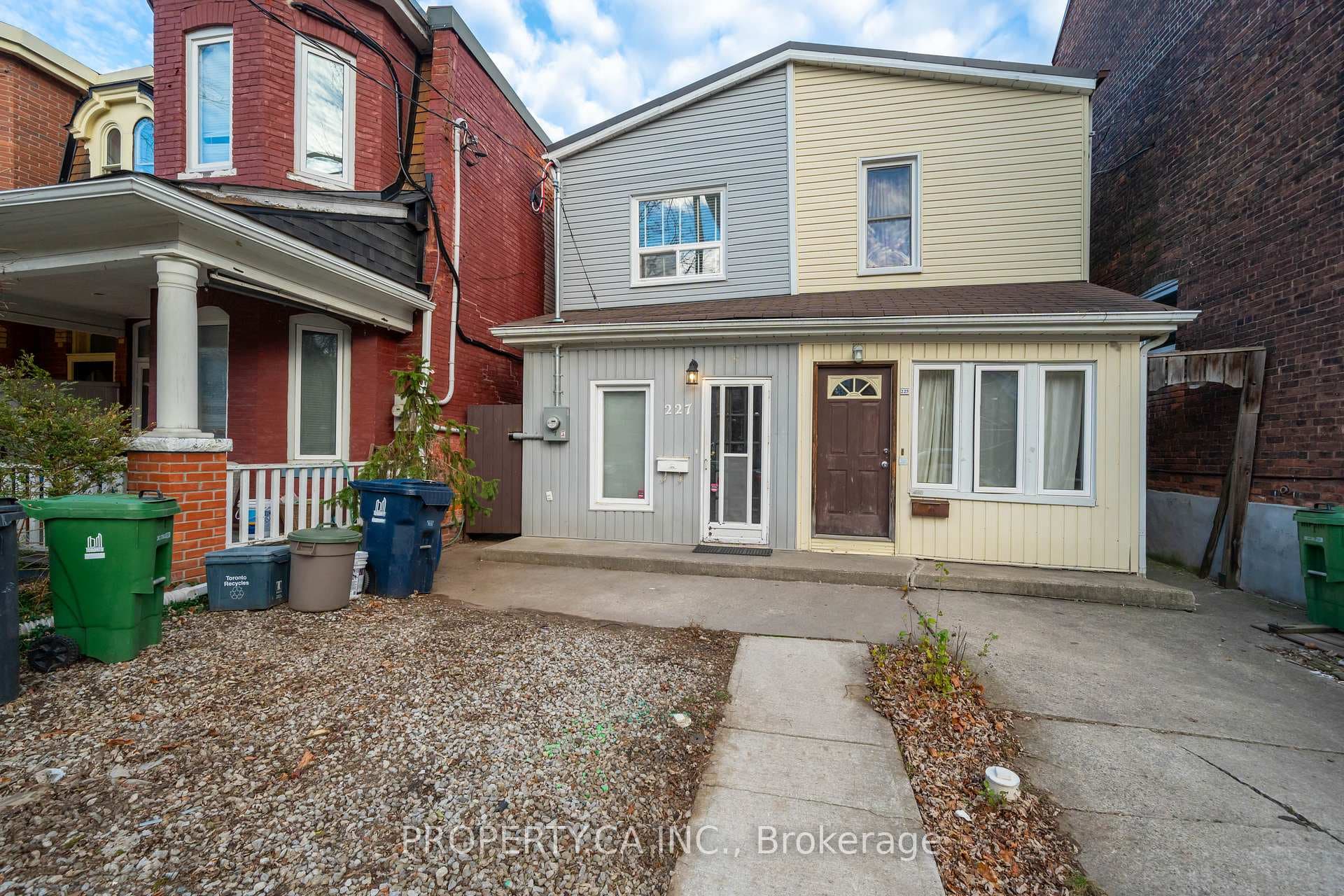 227 Concord Avenue Unit Main photo 2