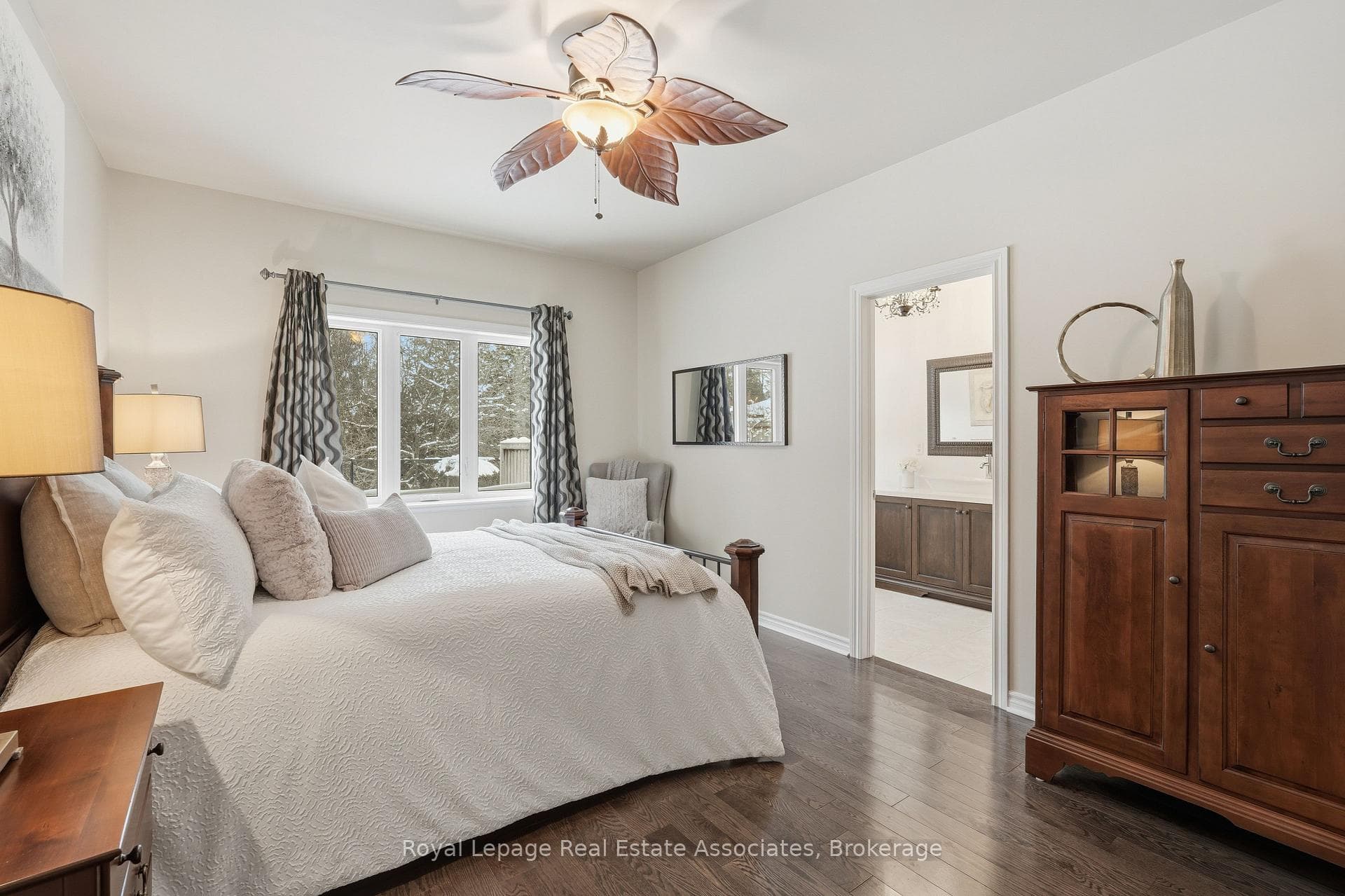 290 Eaton Street photo 24