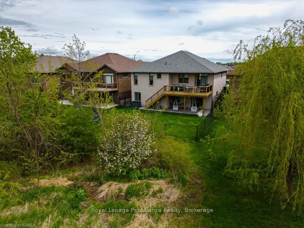 5 BRIARWOOD Crescent photo 9