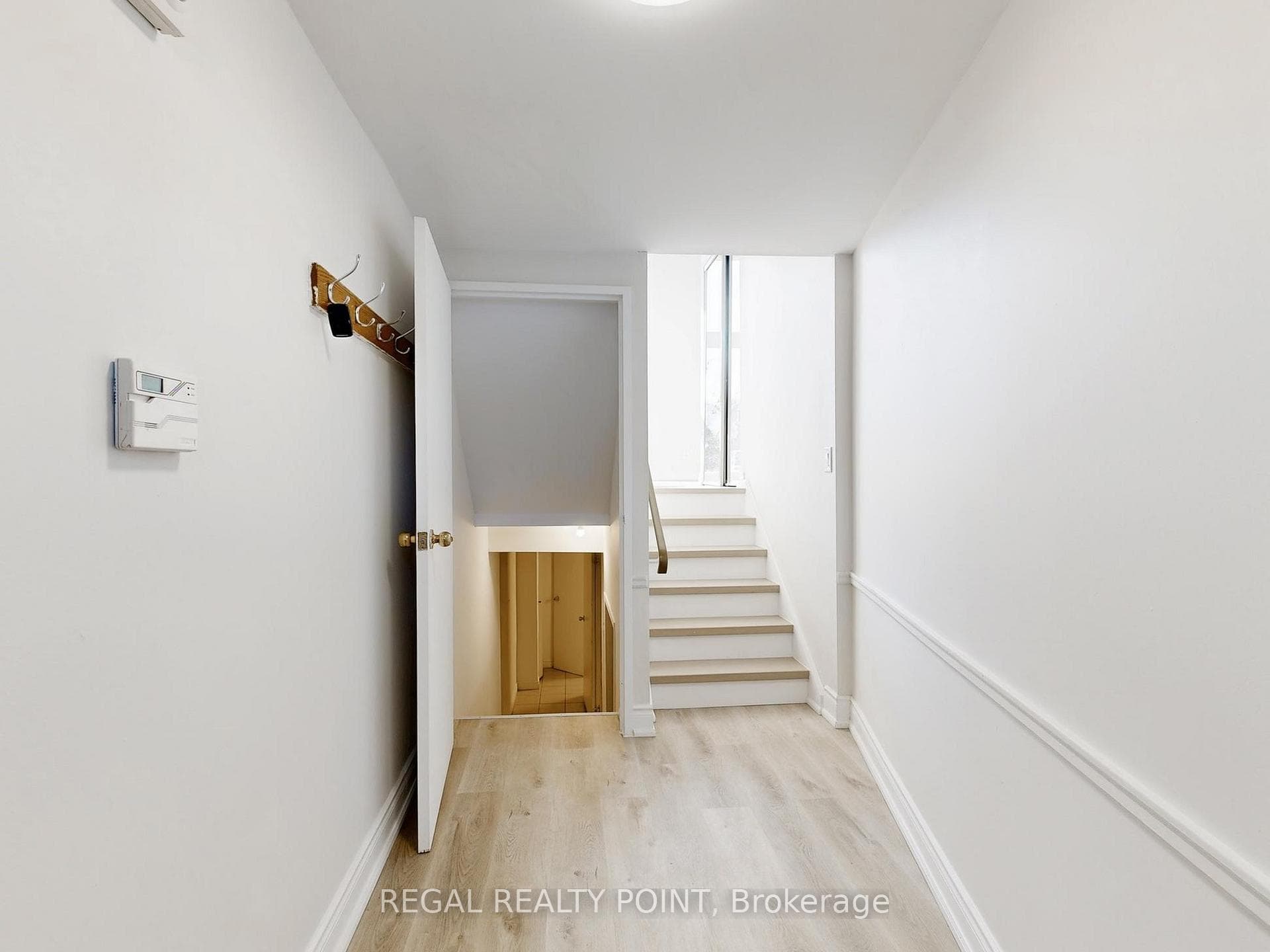 328 Sprucewood Court photo 3