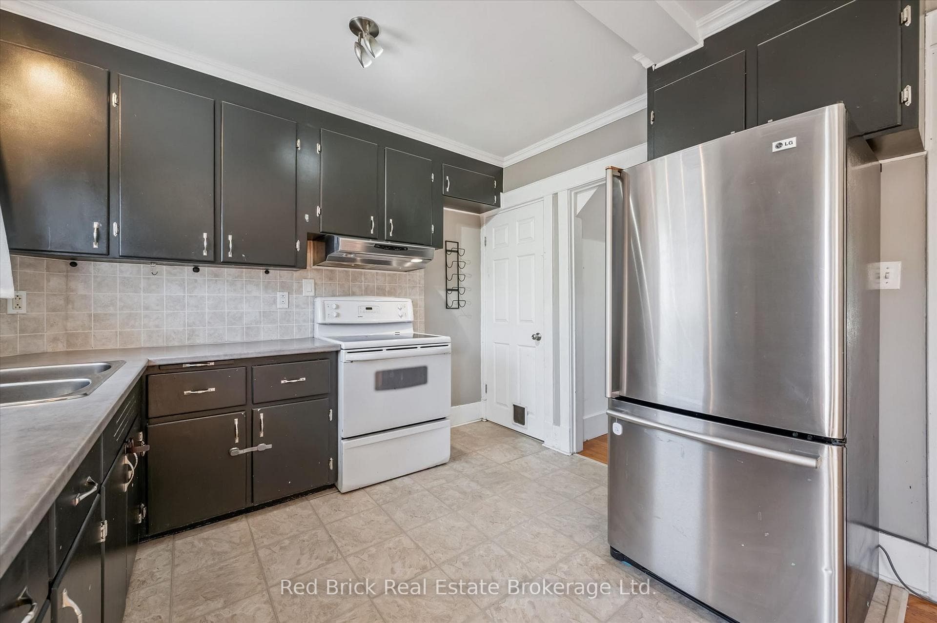 241 Victoria Road photo 15