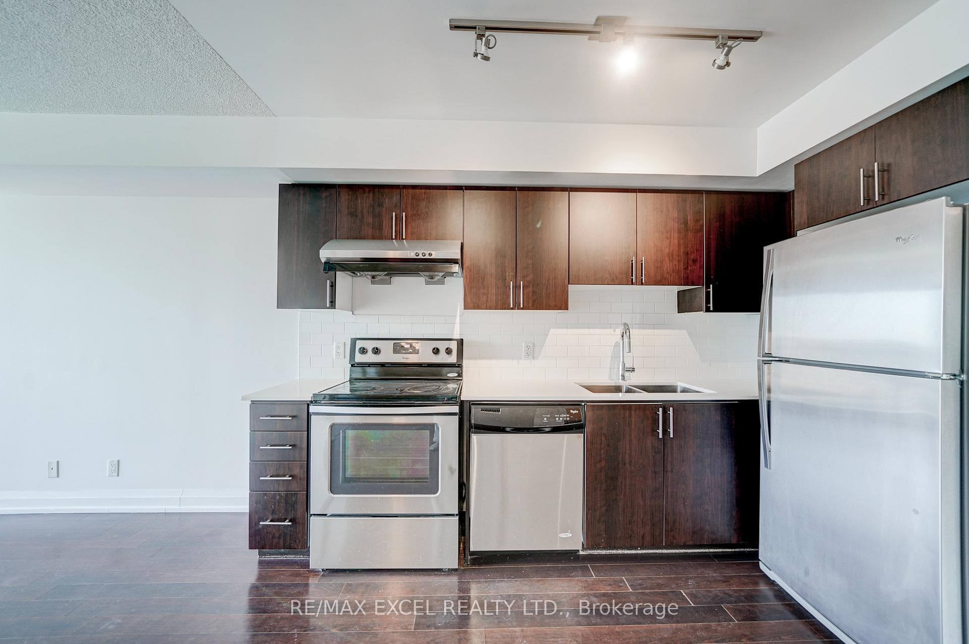 370 Highway 7 Road Unit 710 photo 12