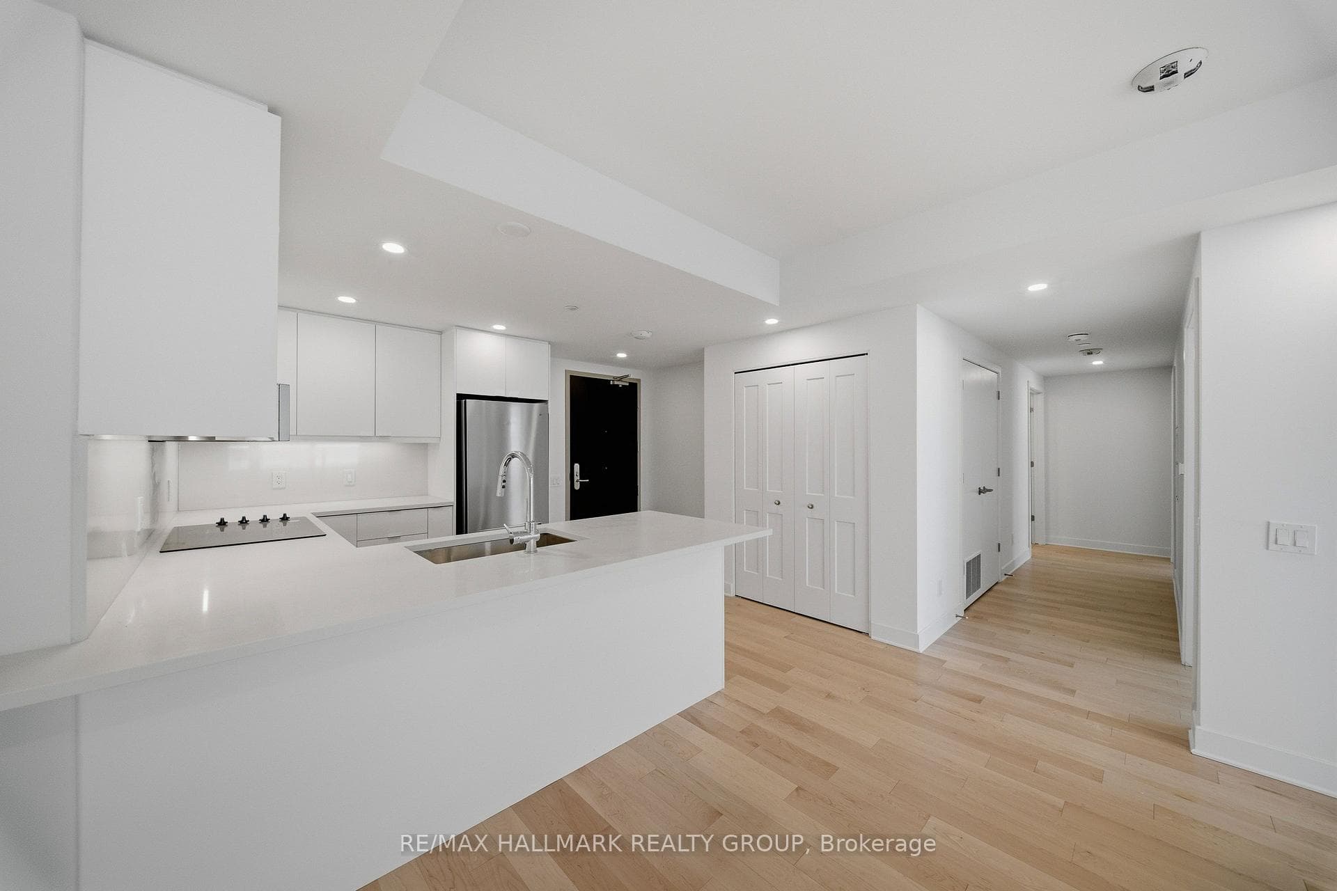 180 George Street Unit 1703 photo 12