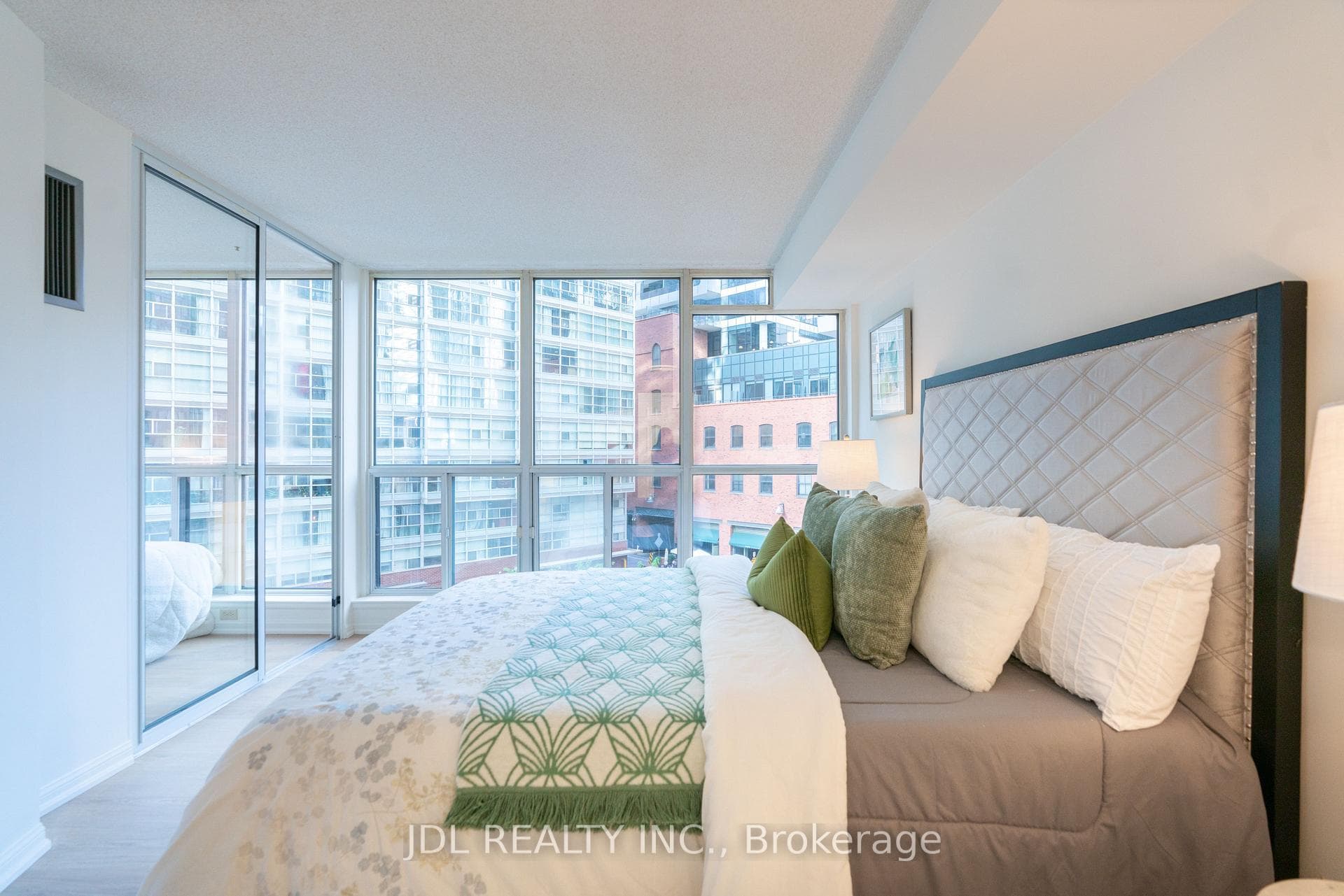 24 Wellesley Street Unit 407 photo 30