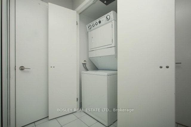 209 Fort York Boulevard Unit 468 photo 14