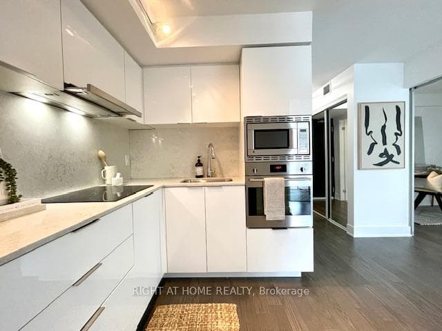 955 Bay Street Unit 2213 photo 30