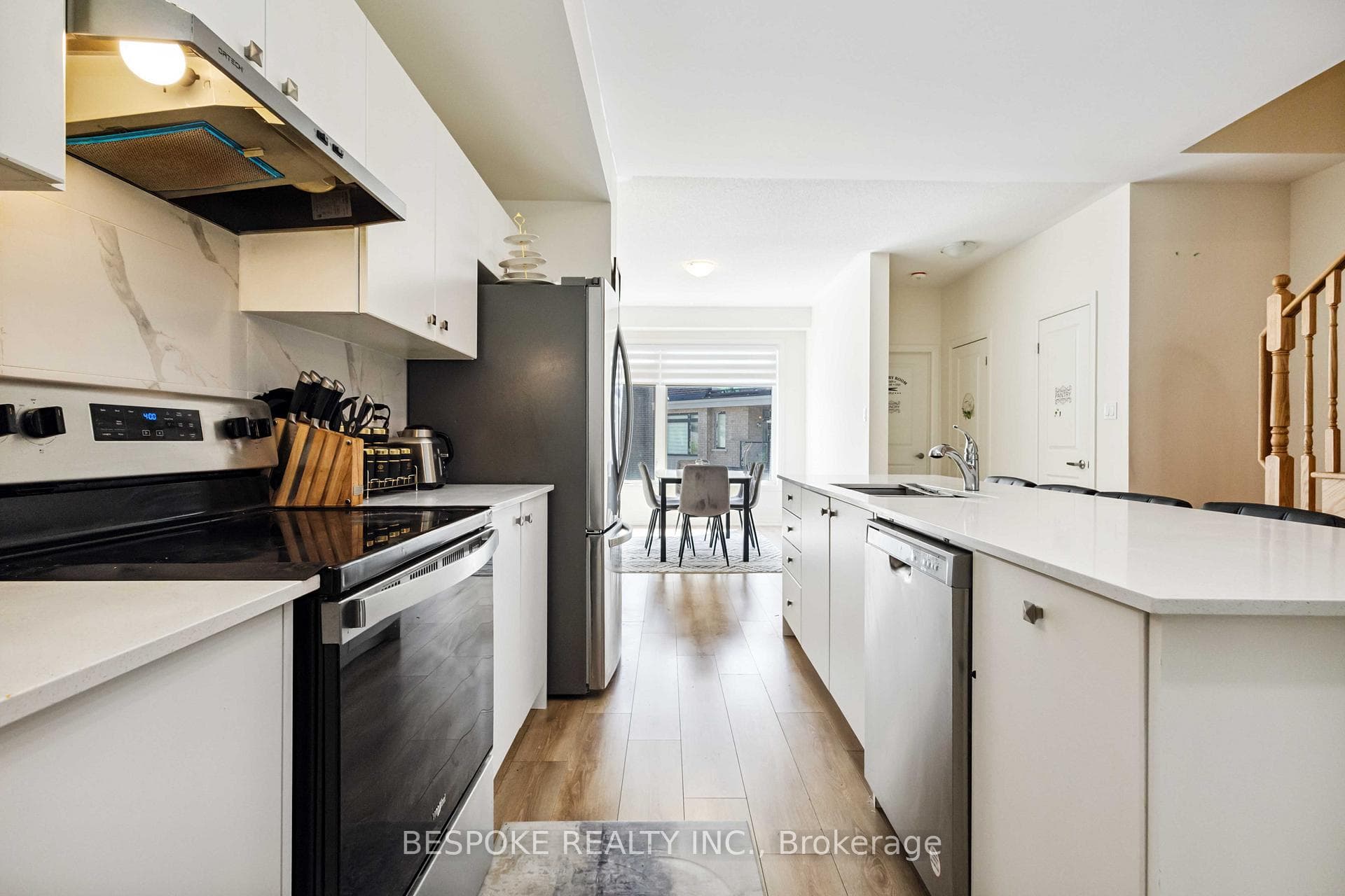 17 Esquire Way photo 15