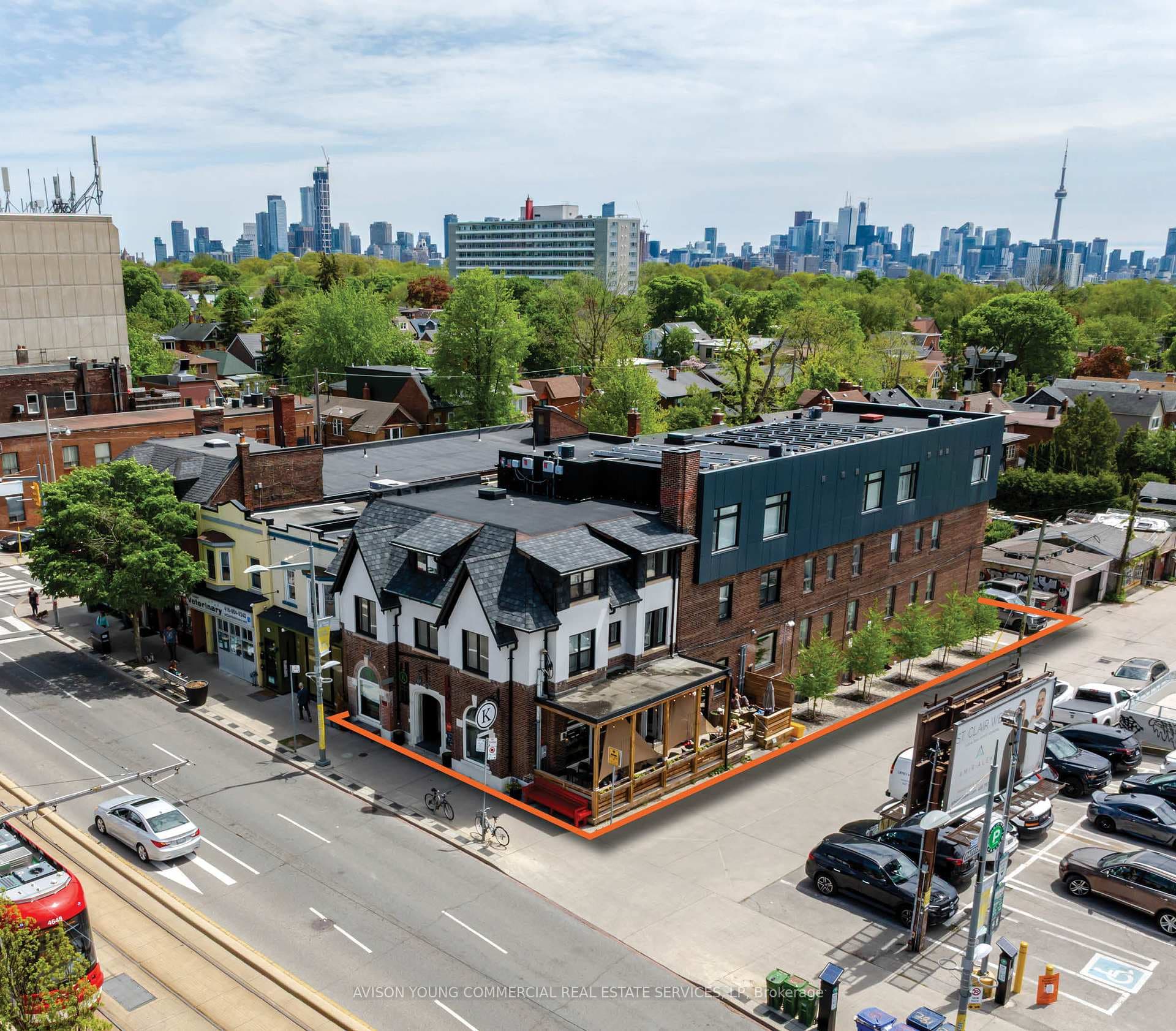 781 St. Clair Avenue West, Toronto