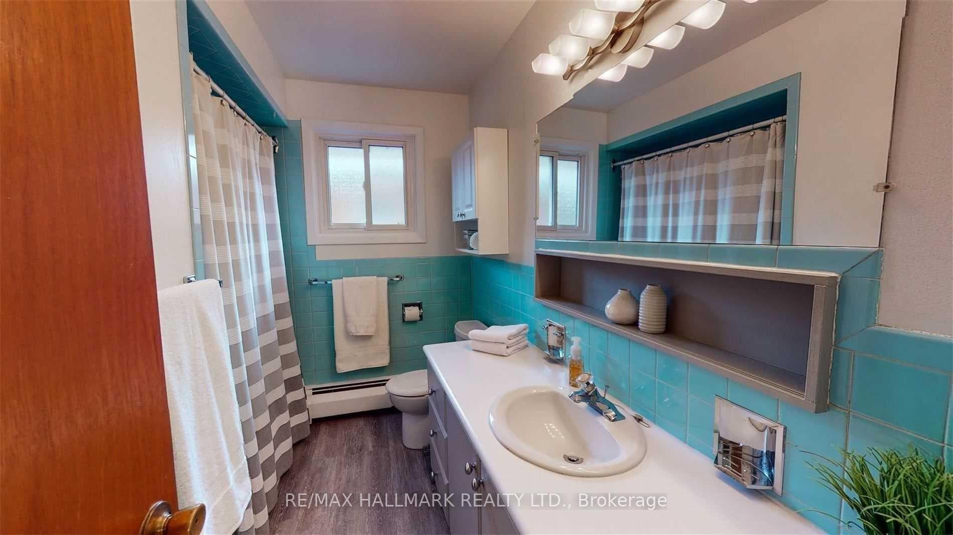 666 Royal York Road Unit Upper photo 7