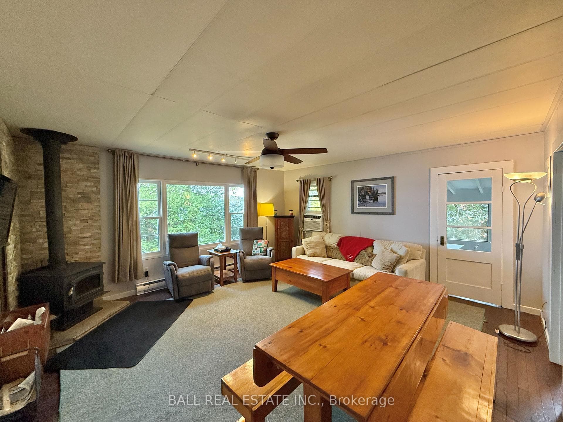 551 Renwick Road photo 17