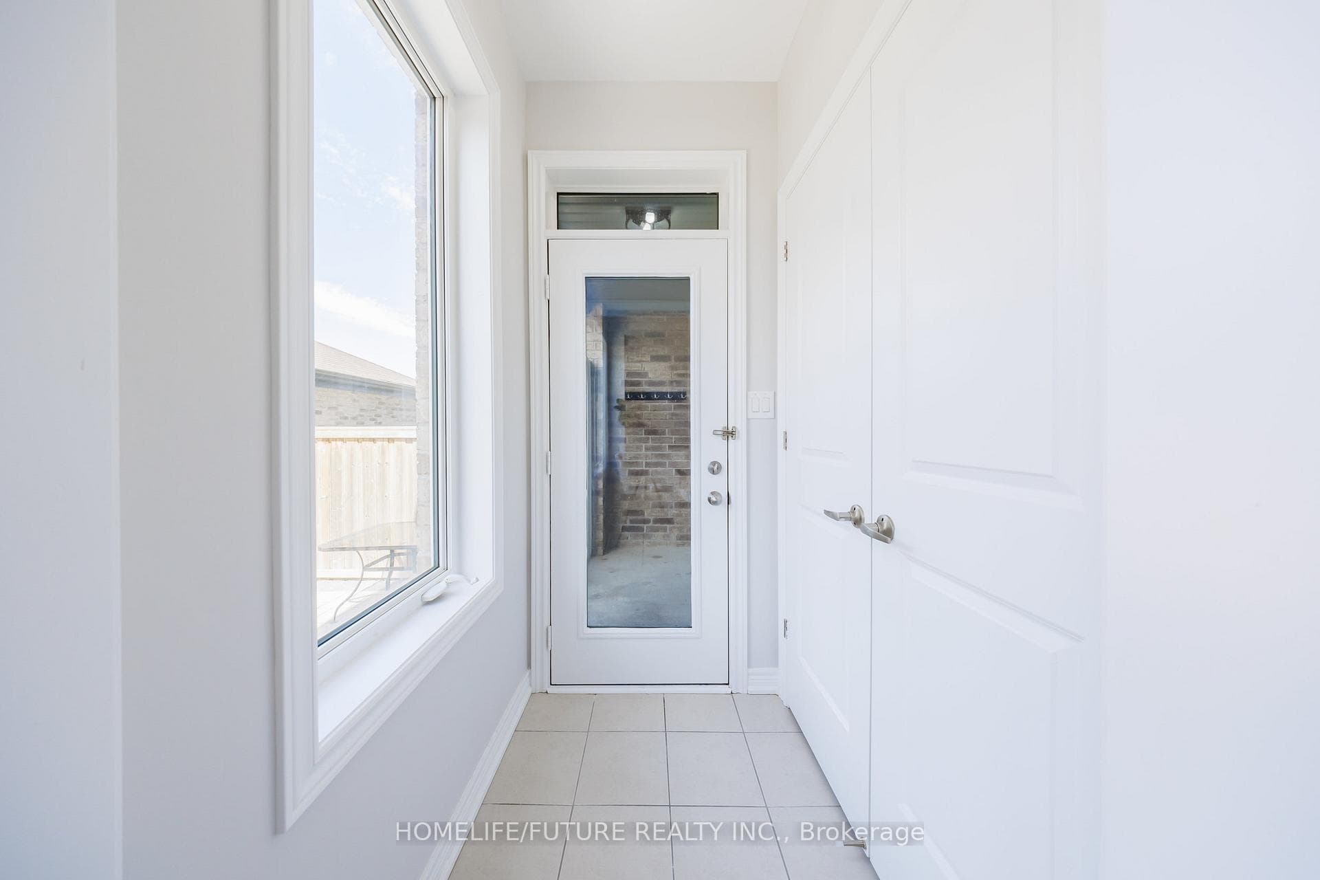 266 CORNELL CENTRE Boulevard photo 23