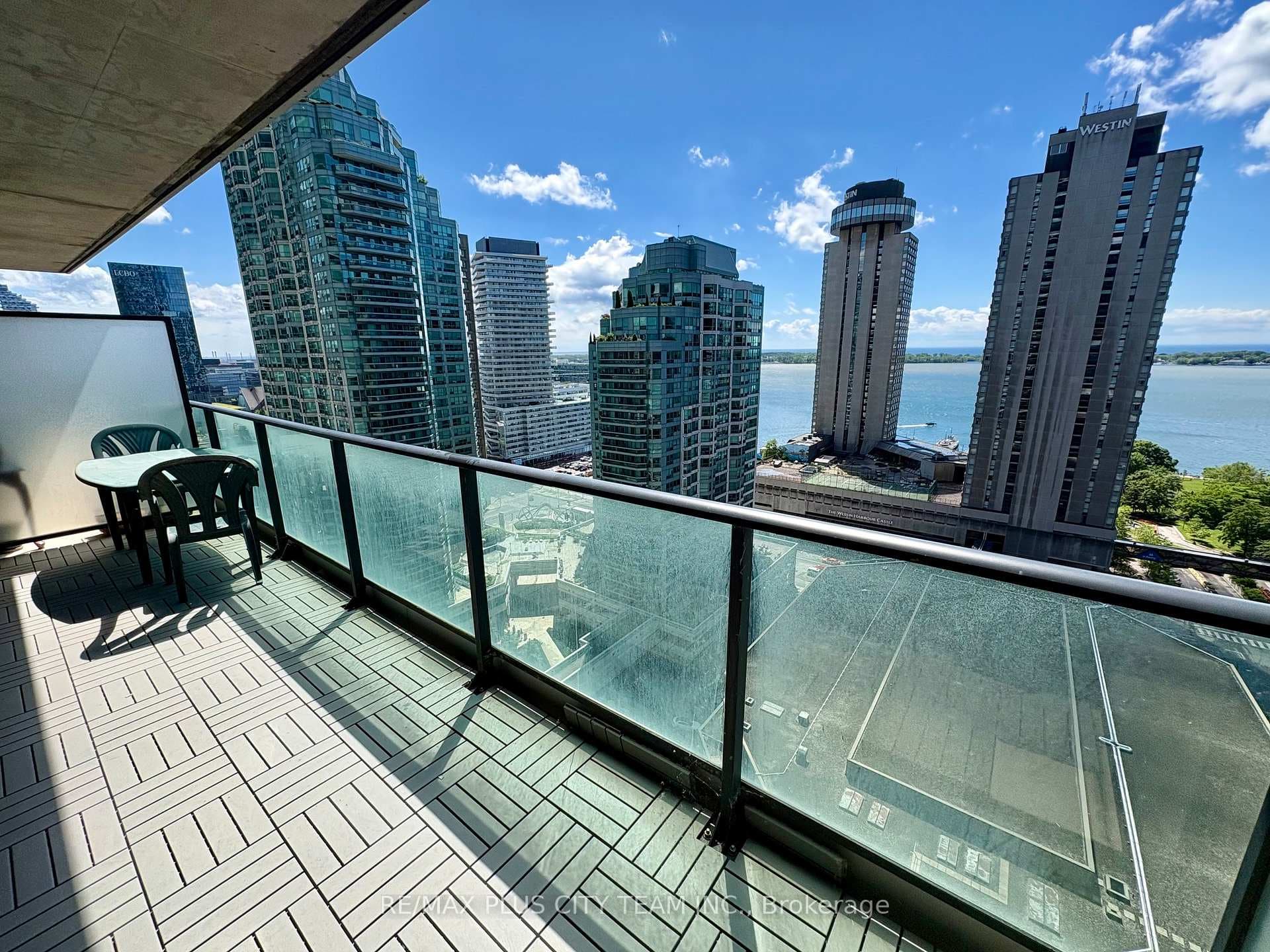 33 Bay Street Unit 2109 photo 10