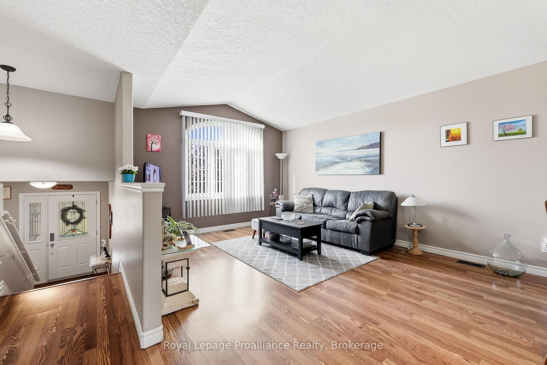 23 Fox Den Drive photo 5