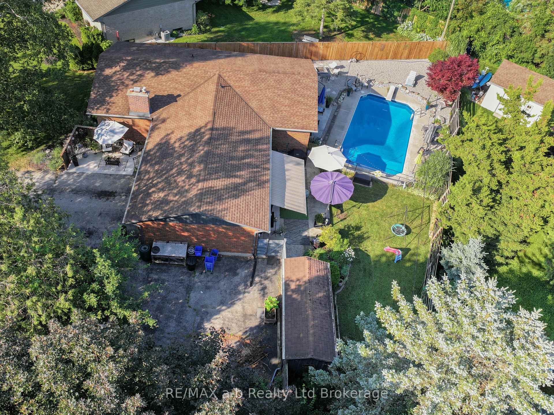 6 Camdon Court photo 44