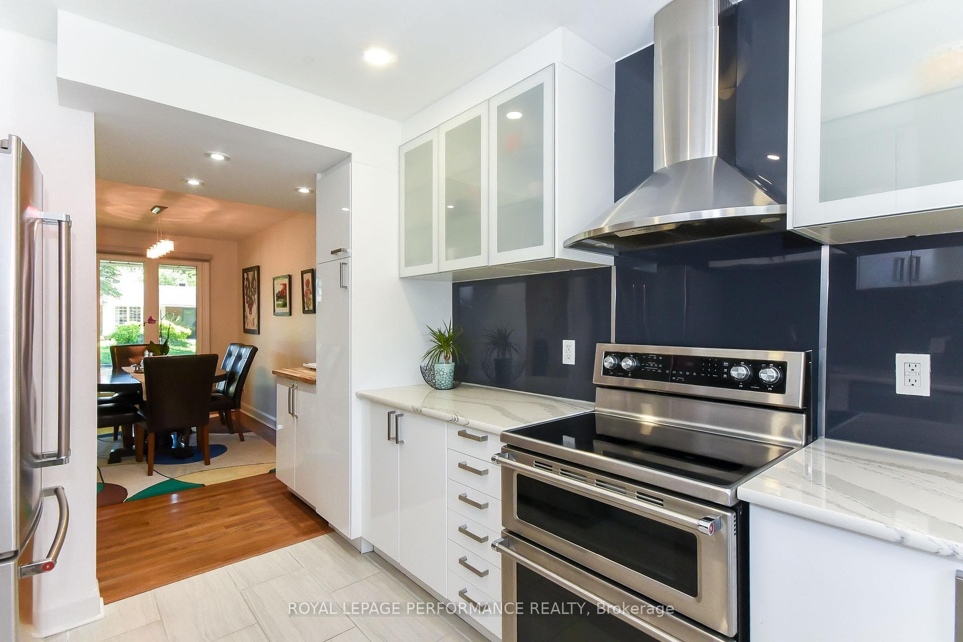 839 Nicholson Avenue photo 16
