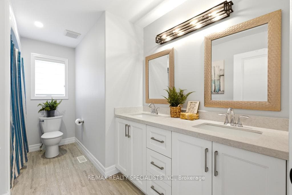 45 Peggy Avenue photo 22