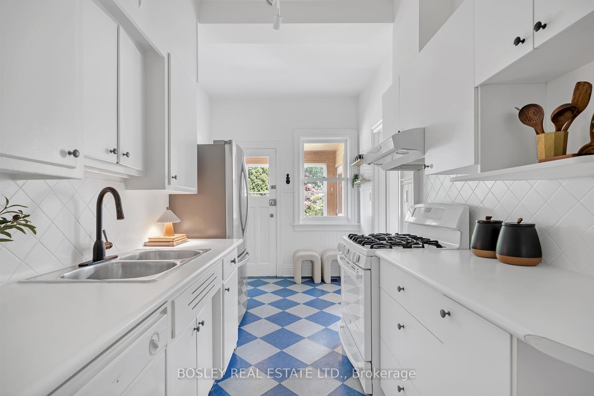 179 Sorauren Avenue photo 14