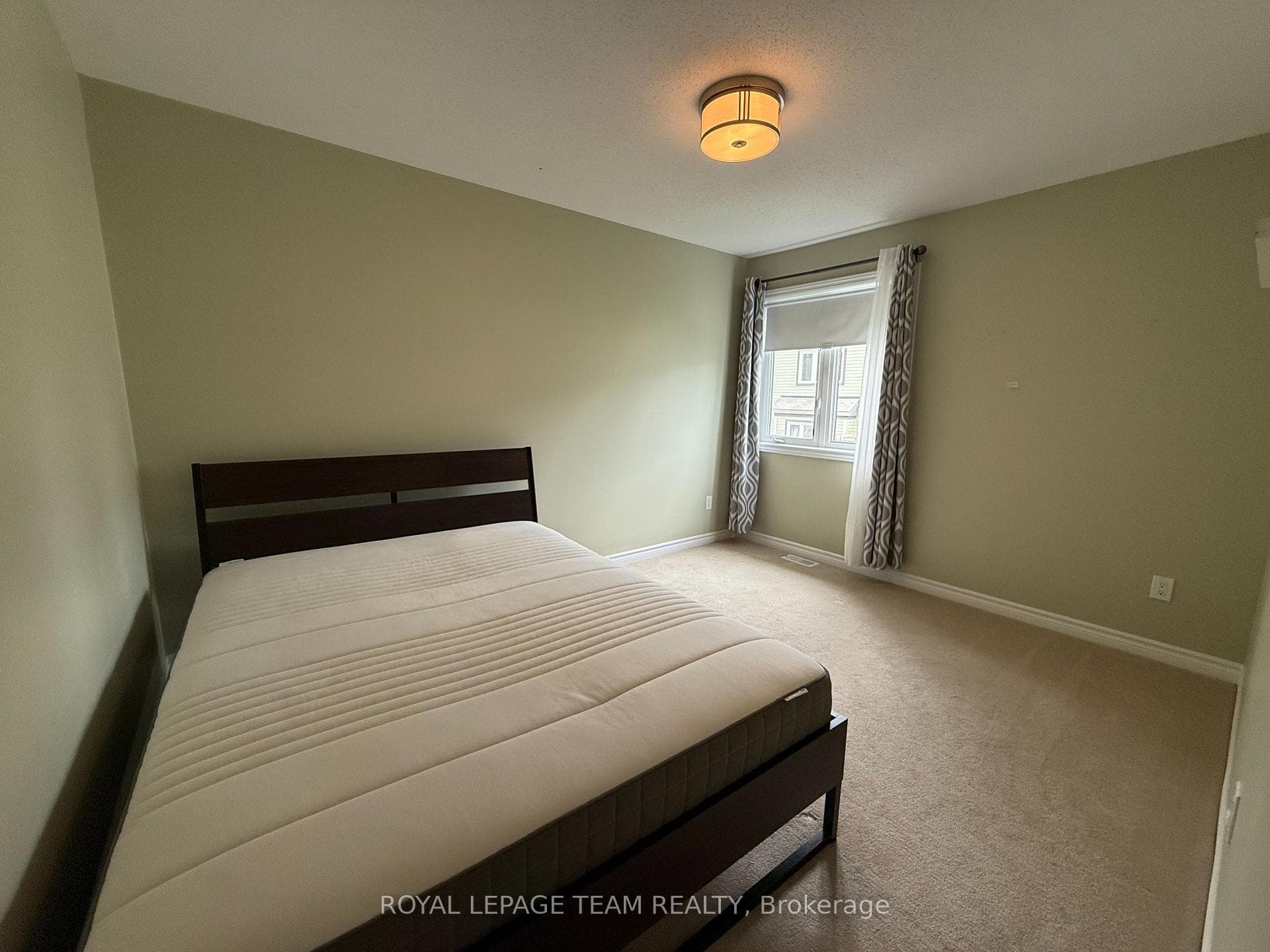 310 Gallantry Way photo 26