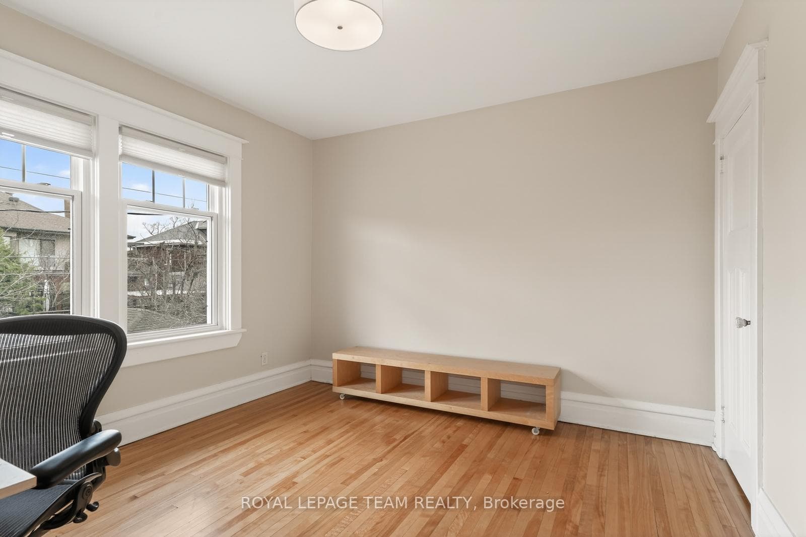 318 CLEMOW Avenue photo 20