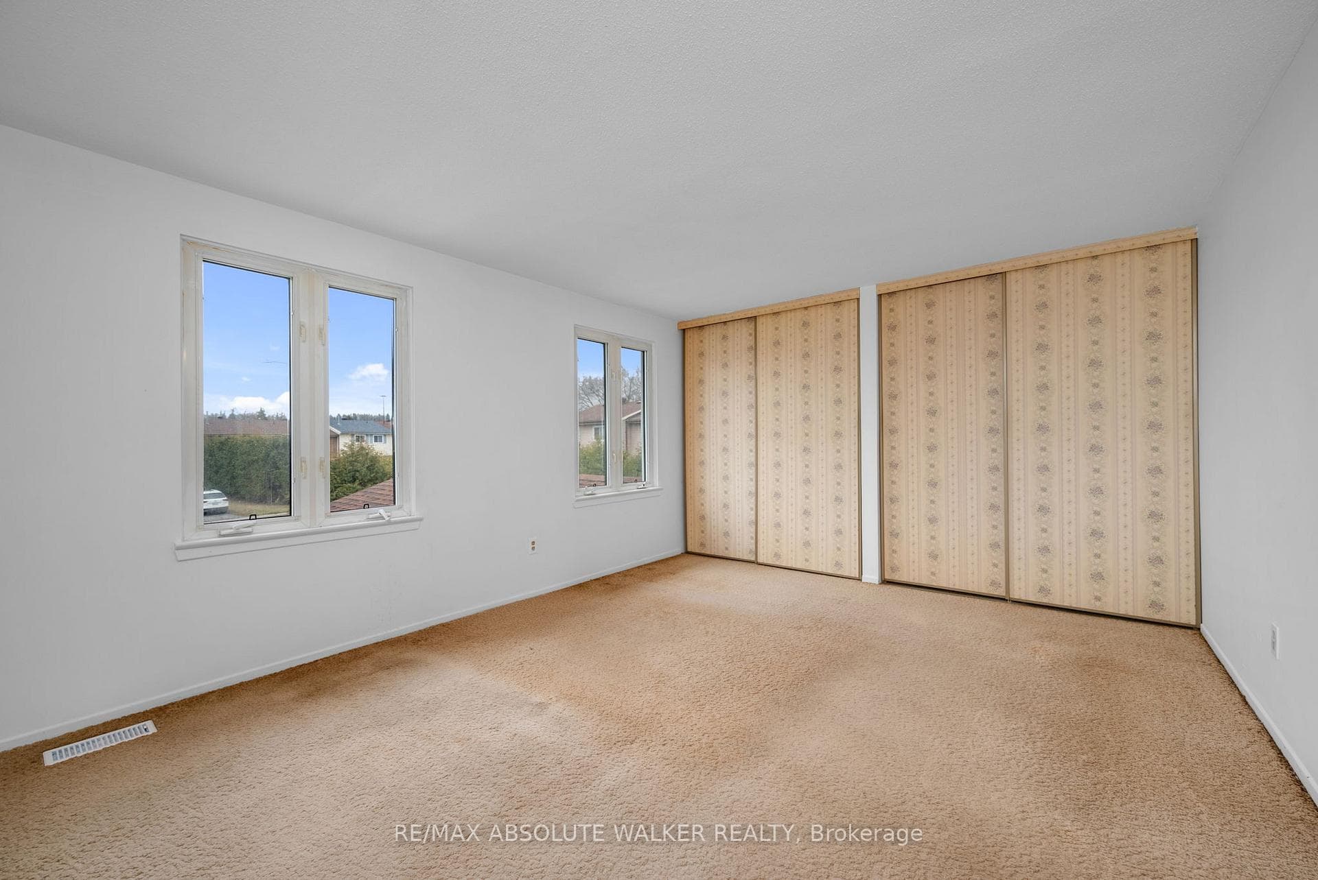 198 Rosemary Gardens photo 16