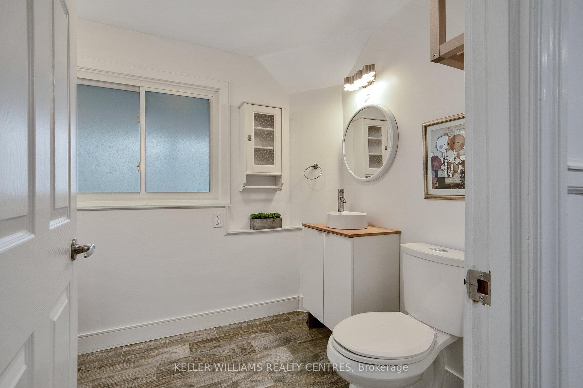 237 Osmond Crescent photo 33