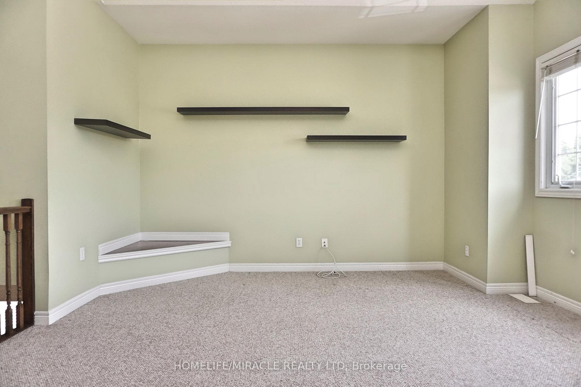 155 Snowdrop Crescent photo 14