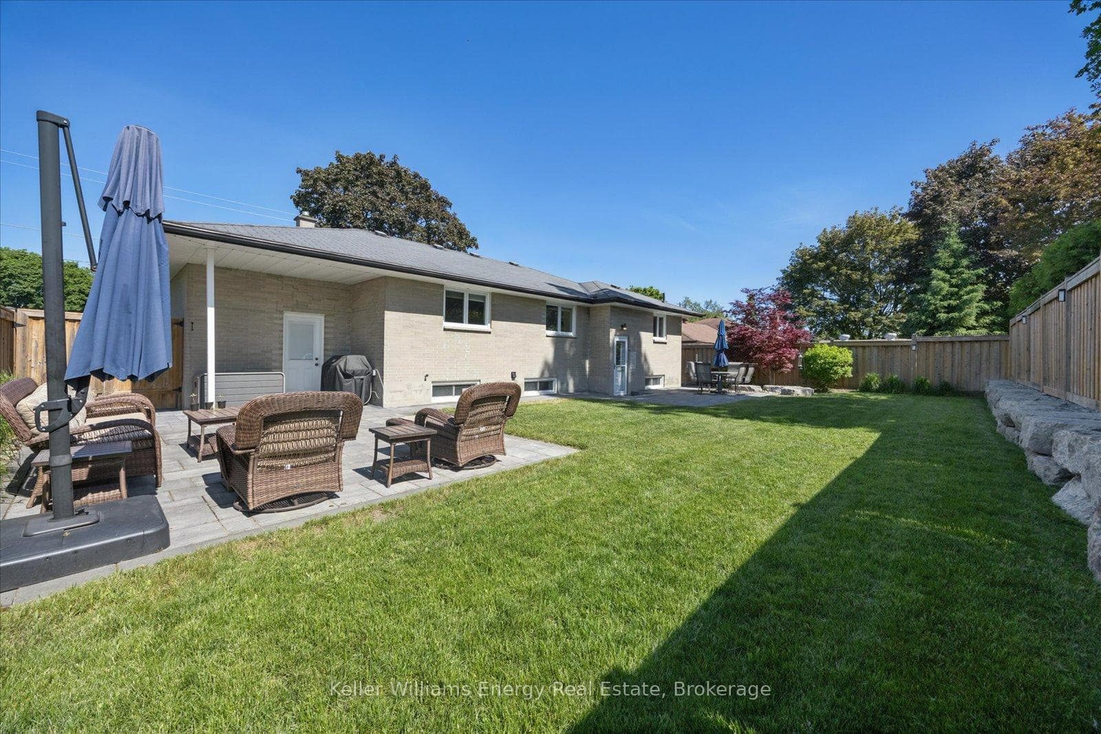 744 Glengrove Street photo 39