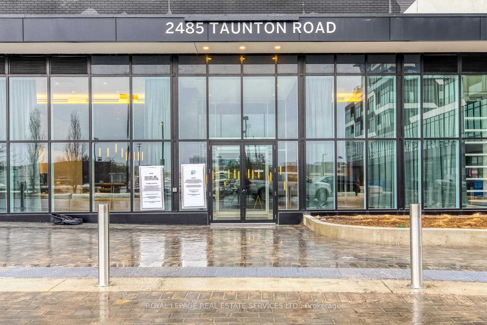 2485 Taunton Road Unit 928 photo 1